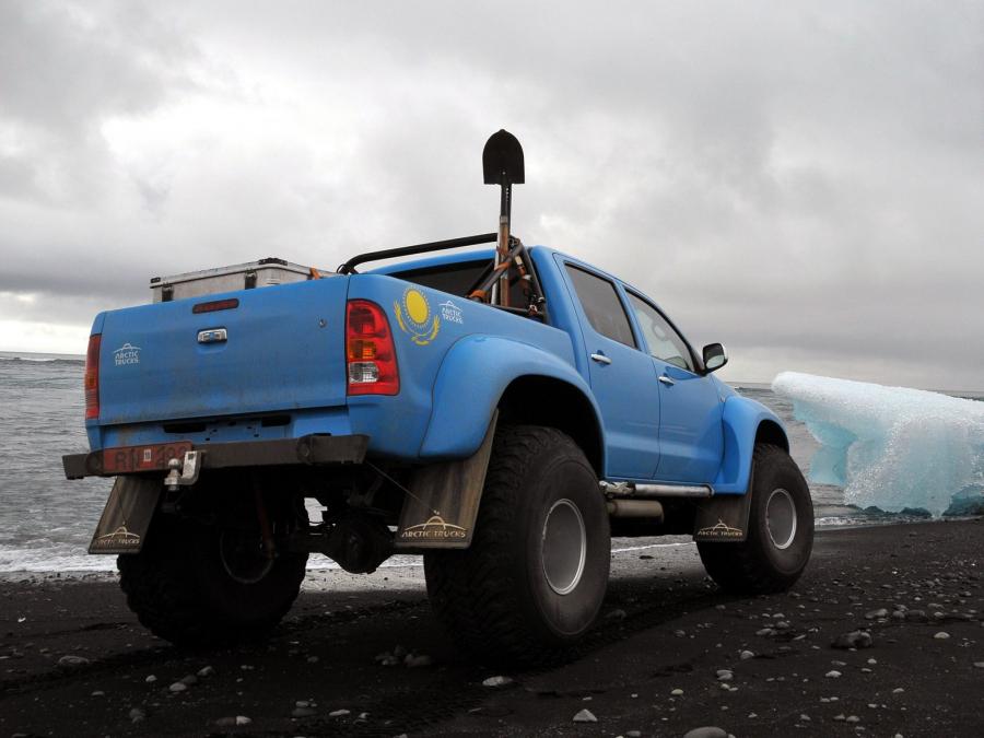  Toyota Hilux AT44 Arctic Trucks 2007 года  (фото 25 из 30)